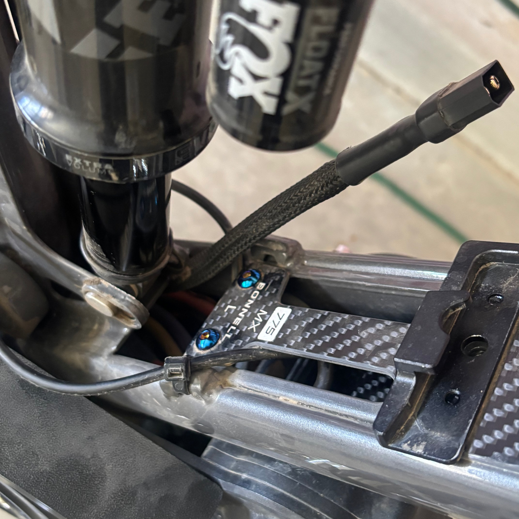 Bonnell 775 MX carbon fiber center pannel titanium