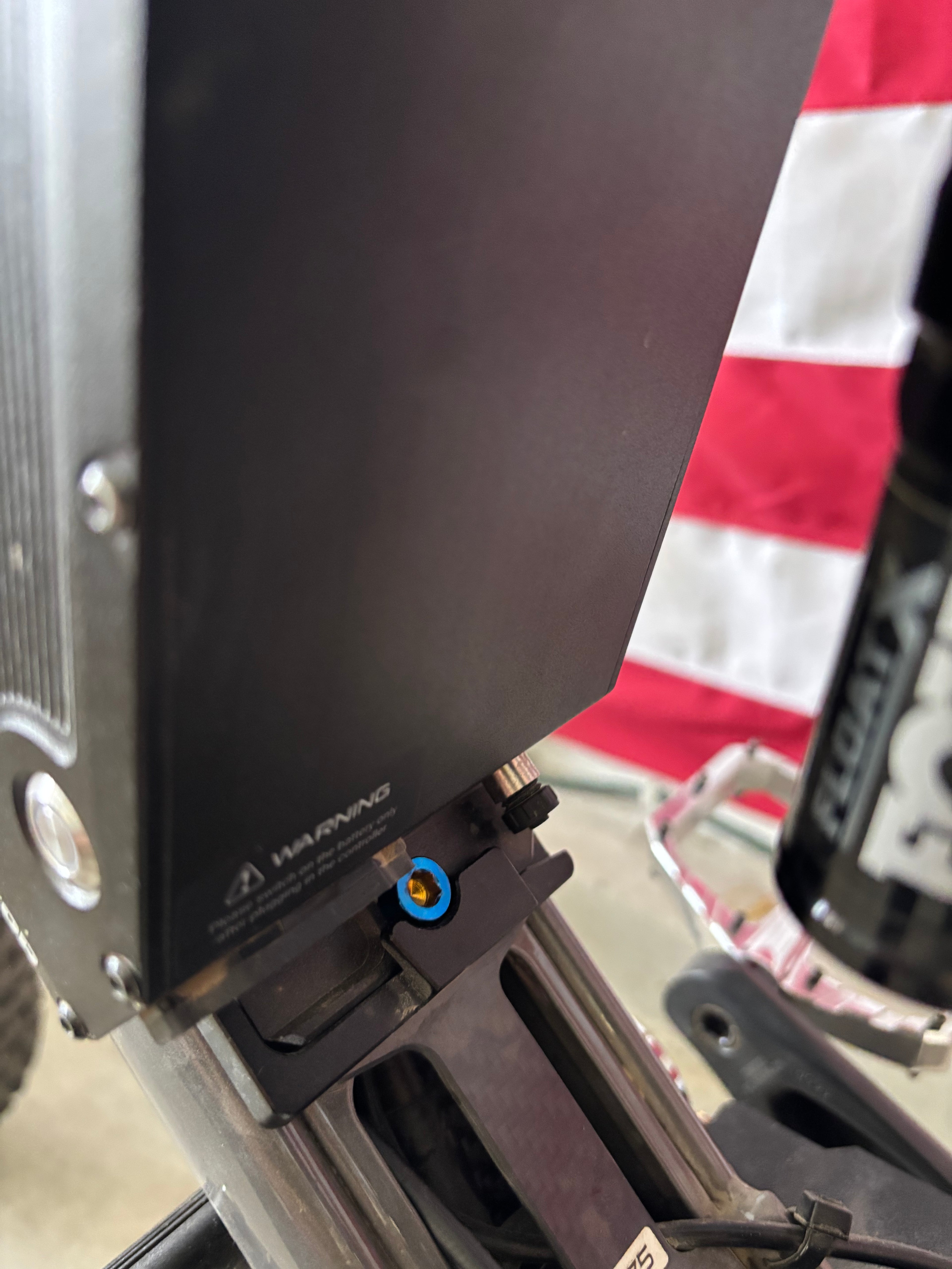 Bonnell 775 MX Battery Mount titanium
