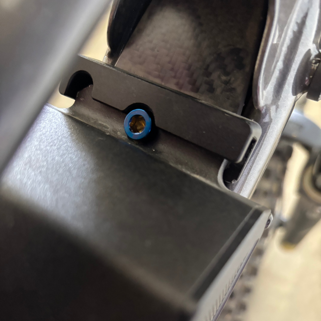 Bonnell 775 MX Battery Mount titanium